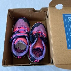 Stride Rite Made2Play Girls Size 6 Sneakers